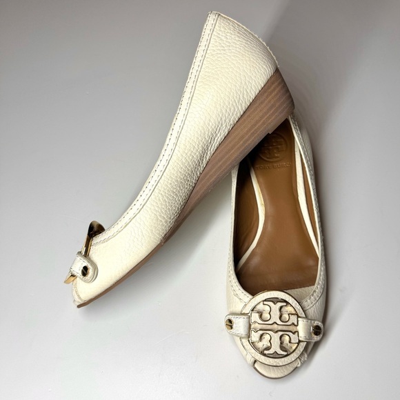 Tory Burch Women’s Leticia Peep Toe Low Wedge Shoes Ivory Gold Size- 6 M - Picture 4 of 9